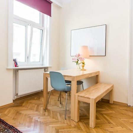 Beautiful Viennese Apartment Exteriör bild