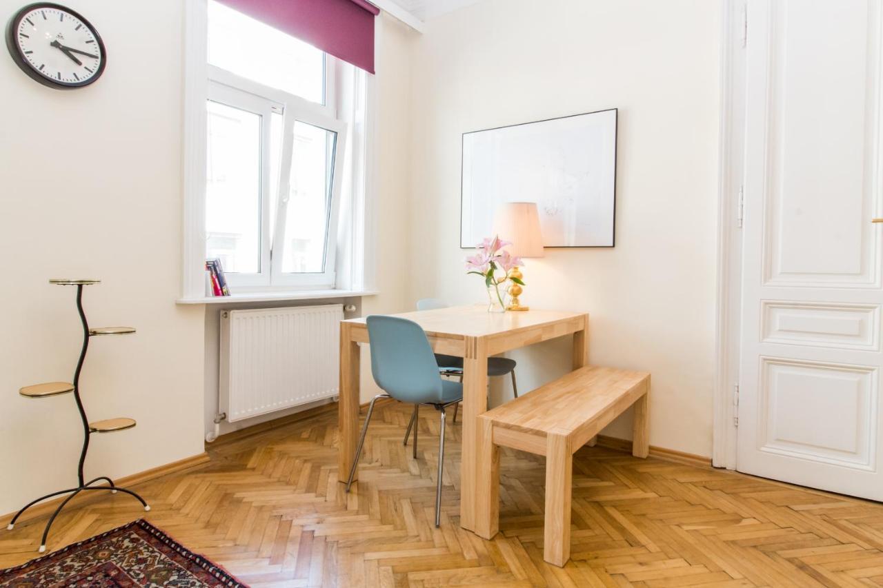 Beautiful Viennese Apartment Exteriör bild