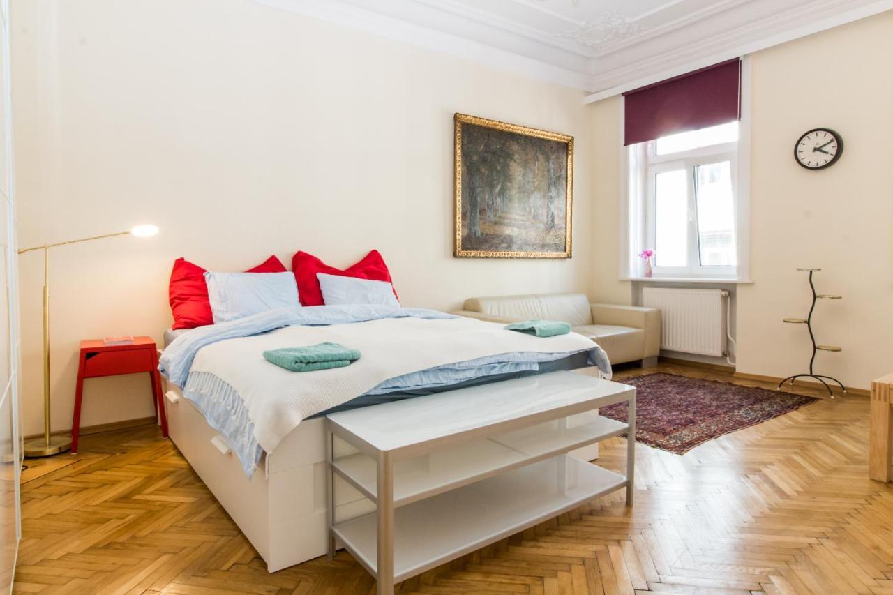 Beautiful Viennese Apartment Exteriör bild