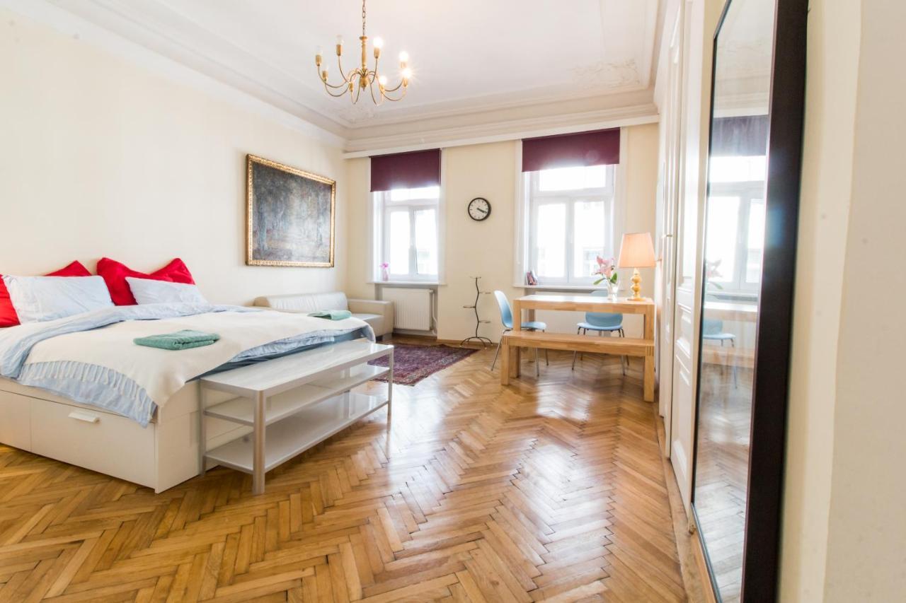 Beautiful Viennese Apartment Exteriör bild