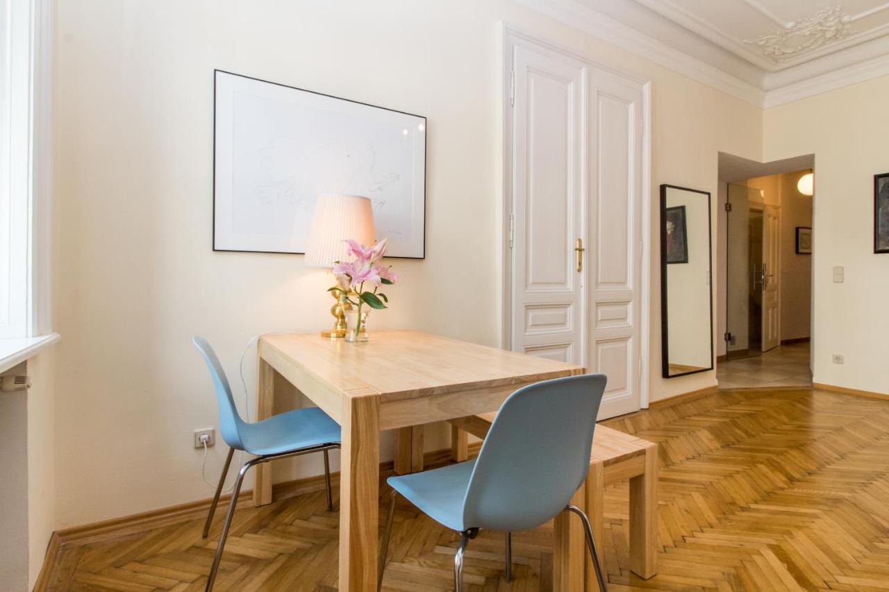 Beautiful Viennese Apartment Exteriör bild